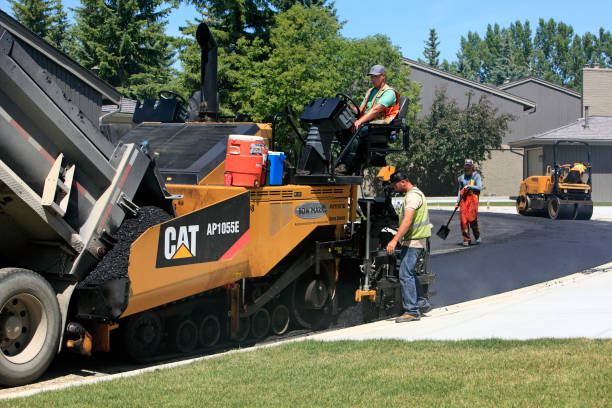 Best Residential Driveway Paver Services  in Waterloo, IA